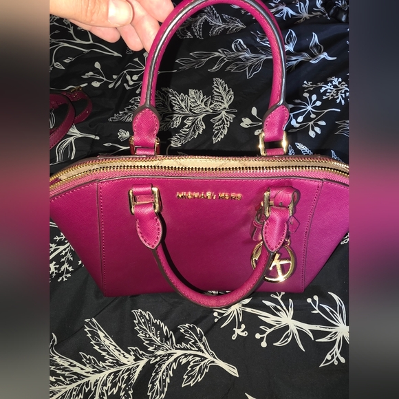 Michael Kors Ciara Small Crossbody Leather - Picture 4 of 7